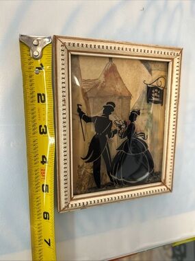 Vintage Silhouette Couple Framed Art in Ivory Frame